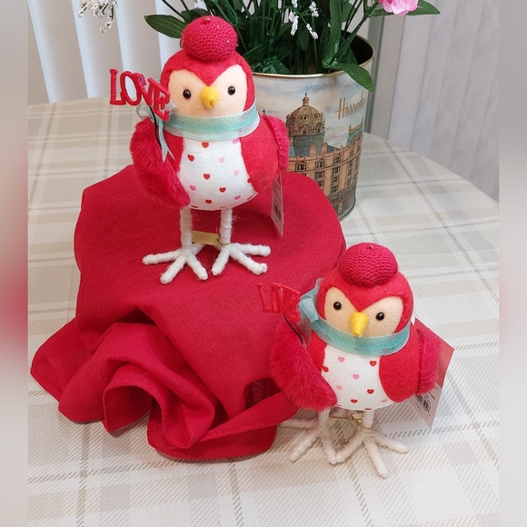 Target Spritz Featherly Friends 2023 Valentine's Day Bird Set of 2 Arial NWT - Picture 2 of 11
